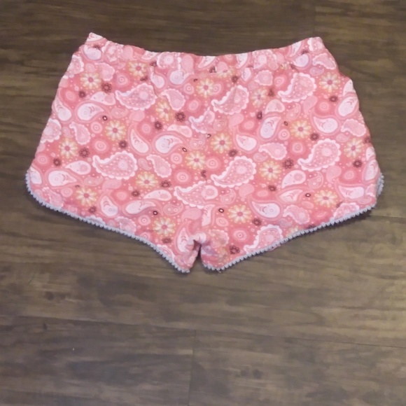 RoeBuck and Co. Pink Flower shorts - Picture 2 of 2